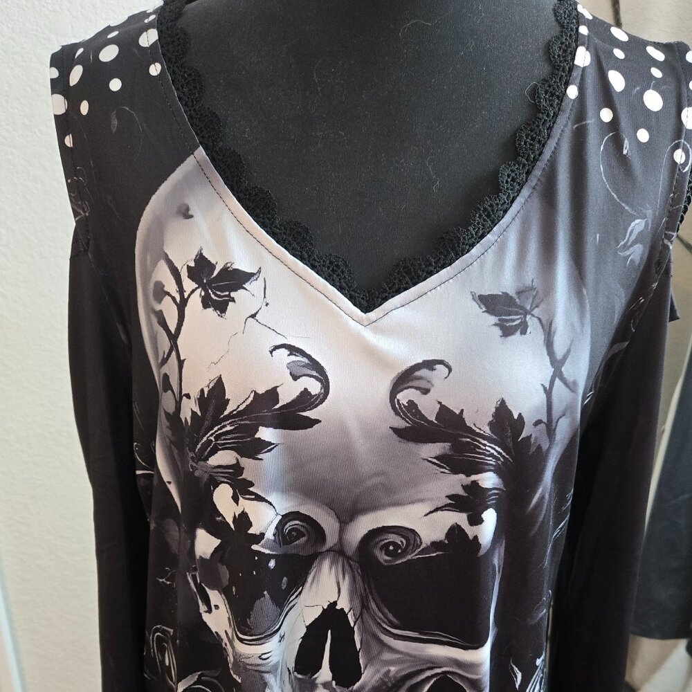 Large Cold Shoulder Blouse - New with out tags